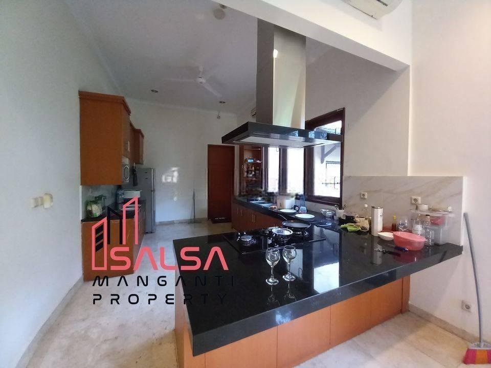 Disewakan Rumah Bangunan 1 Lantai Di Cipete Dekat Sekolah Prancis For Rent House Beautiful Single House Big Garden Nice Garden And Private Pool And Near School France And Near Mrt And Kebayoran Baru And Kemang Area Cipete Jakarta Selatan