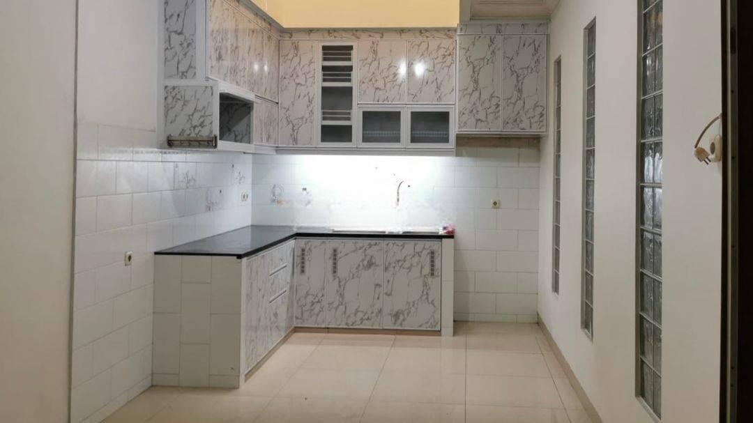 Termurah Sewa Rumah LB 200m2 Semi Furnished Di Gading Residence