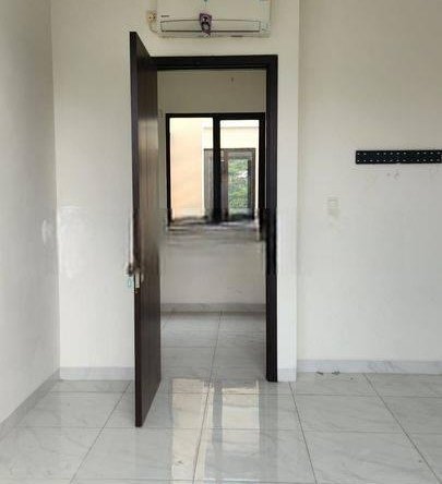 Disewakan Rumah Baru di Lavon 1 ( Dekat Suvarna Sutra)