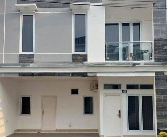 Rumah Hadap Timur Dekat Bea Cukai Rawamangun