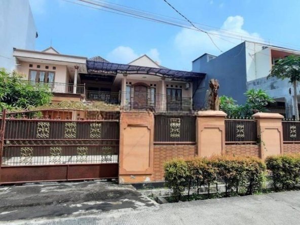 Rumah 2 lantai siap huni