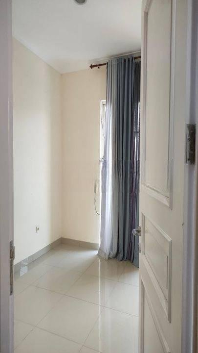 Rumah Di Green Lake City Cluster West Europe Ukuran 4x12 SHM