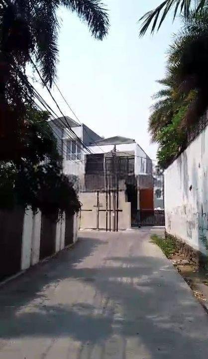 Rumah Sunrise Garden di Jalan surya mutiara 2 Lantai SHM Baru