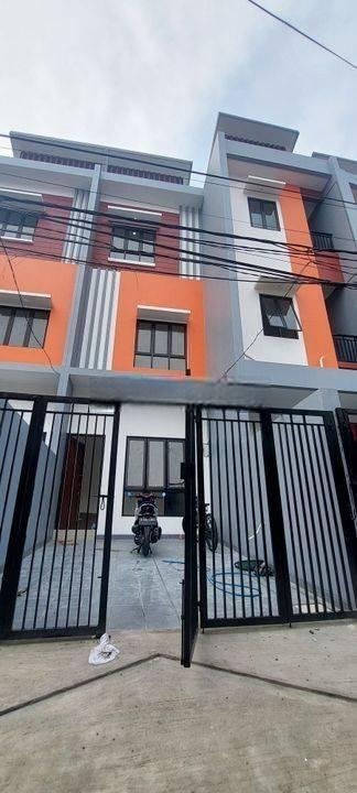 Rumah Tanjung Duren 3 Lantai SHM Timur Jalan 2 Mobil