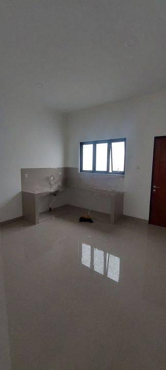 Rumah Tanjung Duren 3 Lantai SHM Timur Jalan 2 Mobil