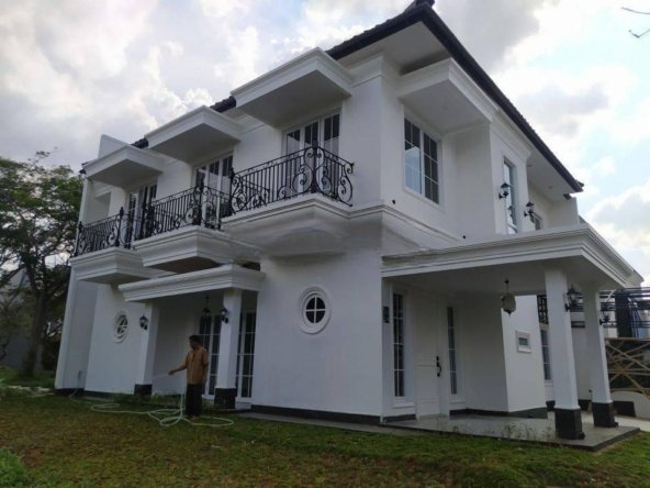 Rumah Model American Classic The Icon Eastern Cosmo