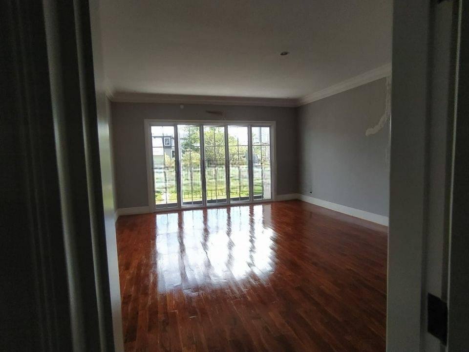 Rumah Model American Classic The Icon Eastern Cosmo