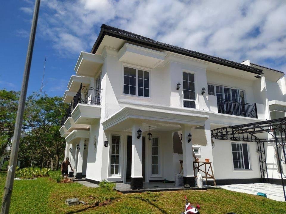 Rumah Model American Classic The Icon Eastern Cosmo