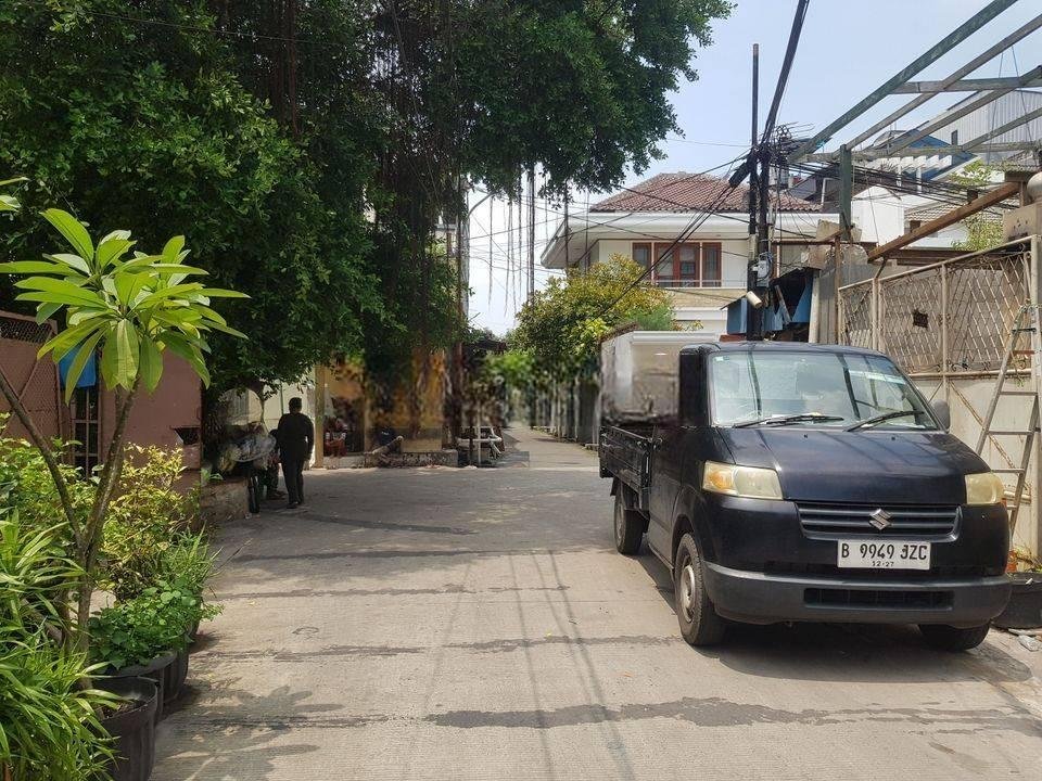 Rumah Hoek Hitung Tanah di Taman Sari Cocok Usaha atau Rumah