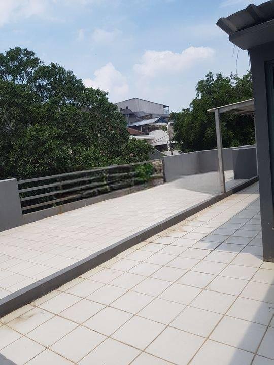 Rumah Hoek Hitung Tanah di Taman Sari Cocok Usaha atau Rumah