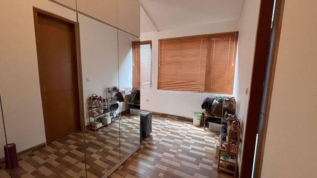 Disewakan Rumah Baru dengan FURNISH BAGUS