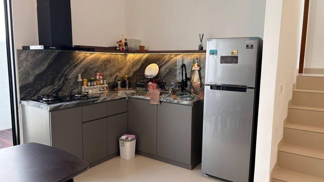 Disewakan Rumah Baru dengan FURNISH BAGUS