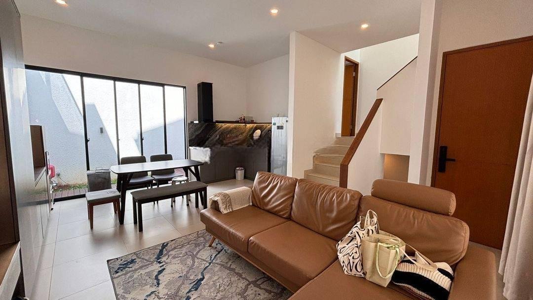 Disewakan Rumah Baru dengan FURNISH BAGUS