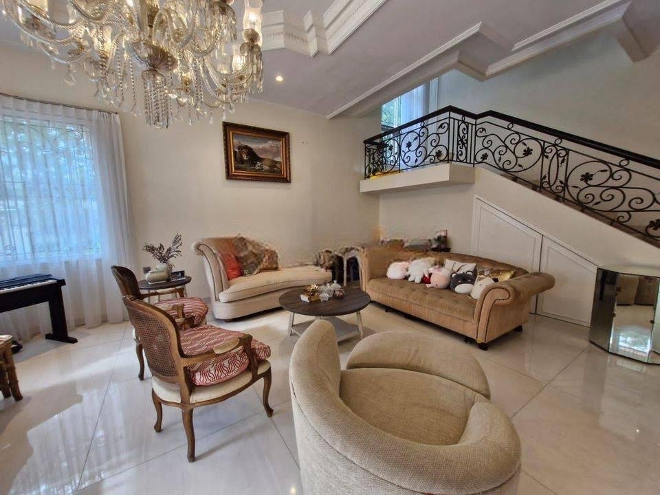 Rumah Cantik akses Tol strategis di Jakarta Barat