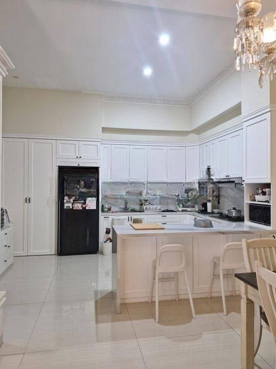 Rumah Cantik akses Tol strategis di Jakarta Barat