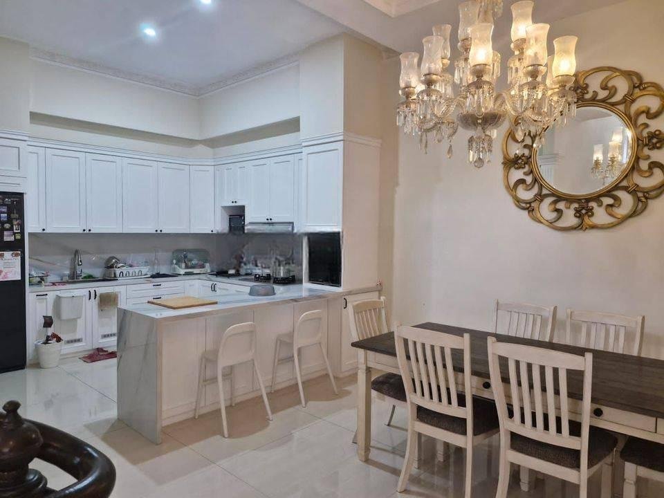 Rumah Cantik akses Tol strategis di Jakarta Barat