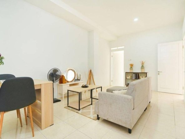 Rumah Mewah 2 Lt di Graha Raya 8 Menit Ke Tol Parigi Full Furnished J15976