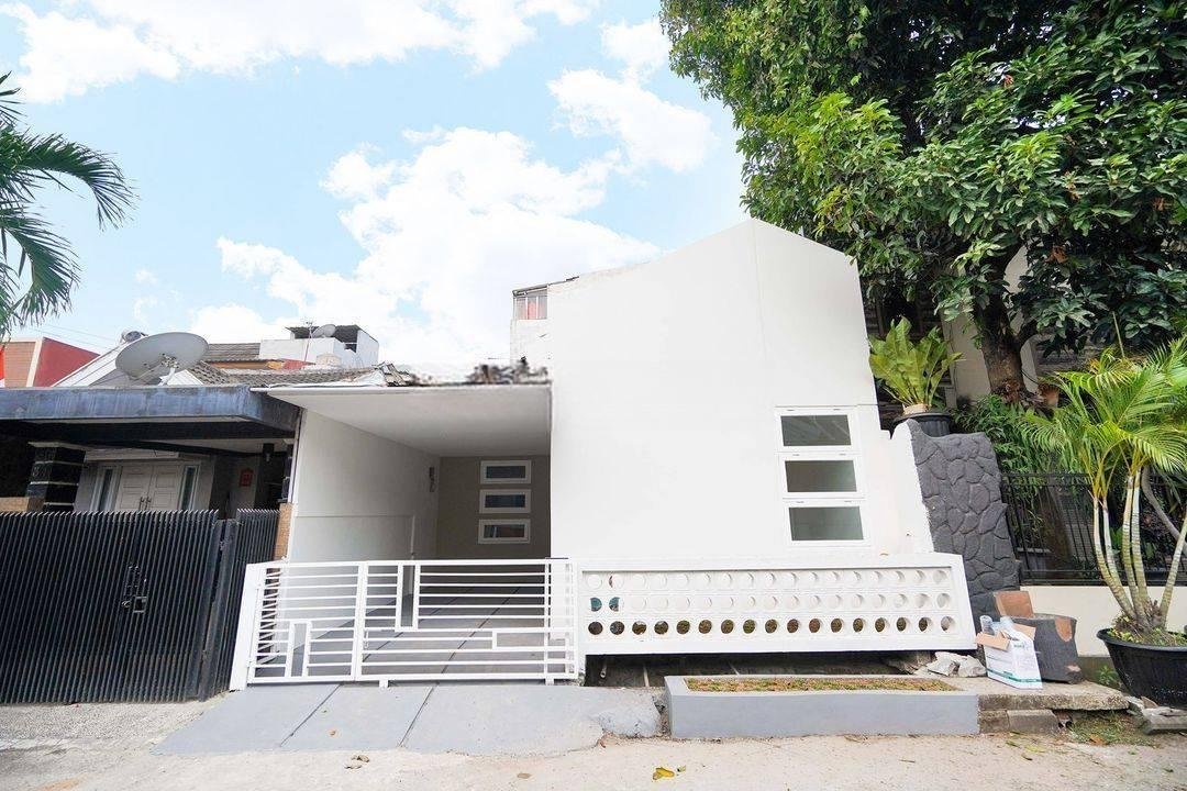 Rumah Mewah 2 Lt di Graha Raya 8 Menit Ke Tol Parigi Full Furnished J15976