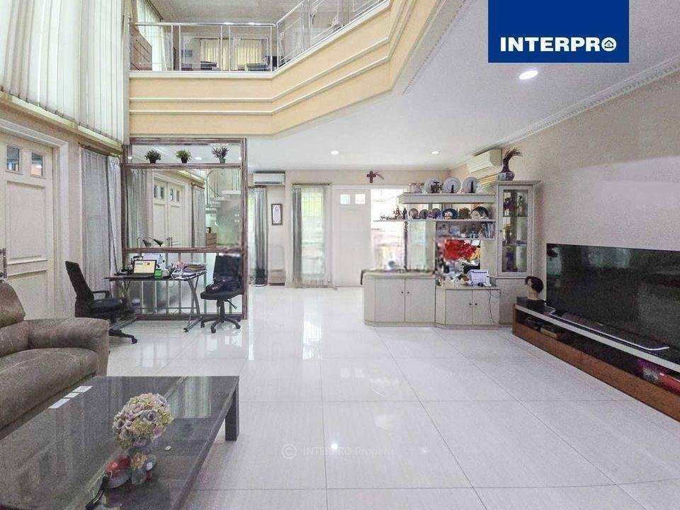 Rumah Permata Buana Hoek 2 Lantai Siap Huni Luas 266m2