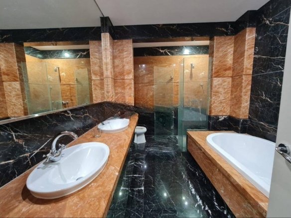 Apartemen Regatta 3 Kamar Tidur Furnished Tower Dubai Sea View