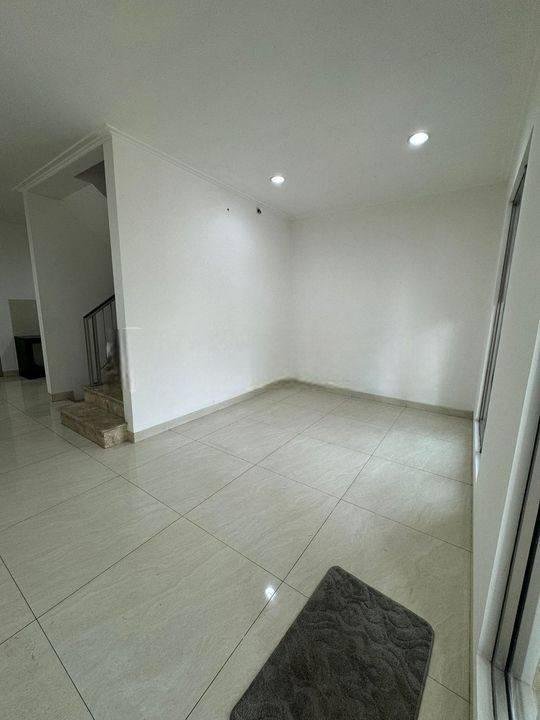 Disewakan Termurah Rumah Golf Island 6x15