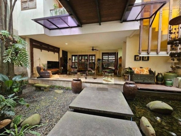 Rumah Authentic Javanese Style di Permata Hijau Jakarta Selatan