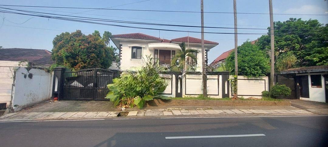 Rumah Mewah di Jl Jatipadang Utara