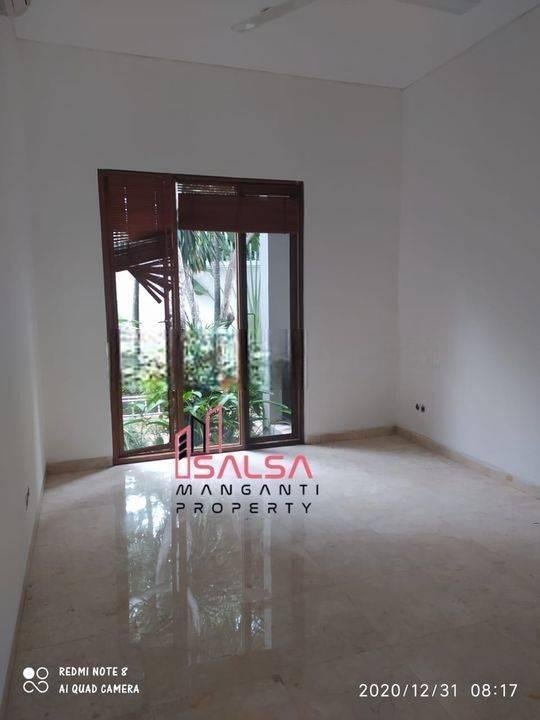 Disewakan Cepat Rumah Cantik Asri Minimalis Modern Tropical Garden Prime Lokasi Dalam Compound Atau Townhouse Bisa Furnish Atau Semi Furnished Atau Unfurnish Harga Murah Siap Huni Di Kemang Jakarta Selatan
