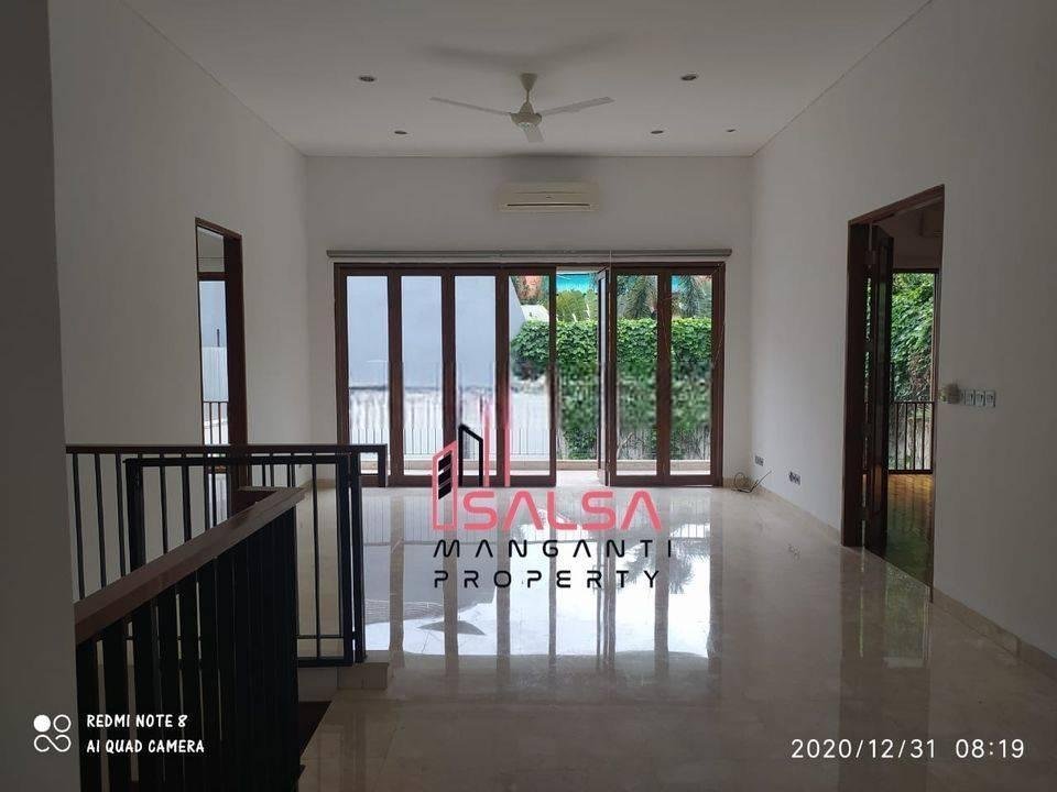 Disewakan Cepat Rumah Cantik Asri Minimalis Modern Tropical Garden Prime Lokasi Dalam Compound Atau Townhouse Bisa Furnish Atau Semi Furnished Atau Unfurnish Harga Murah Siap Huni Di Kemang Jakarta Selatan