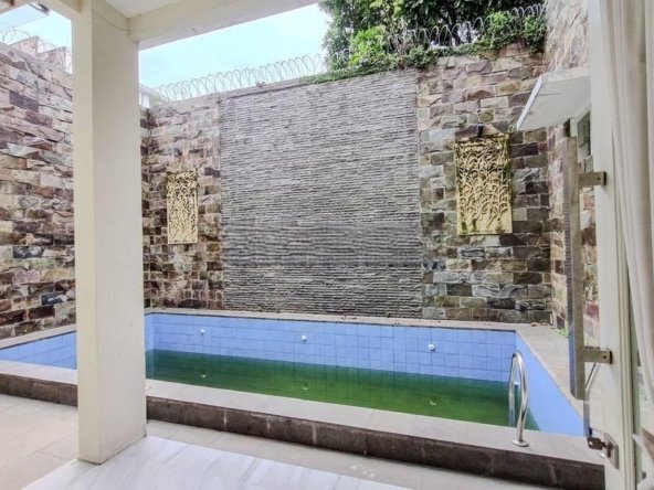 For Rent 4-Bedroom Home Available in Pejaten PJTN214