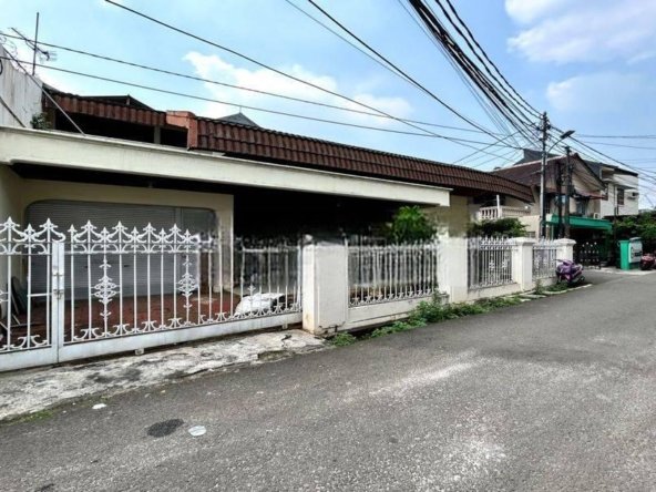 Tebet Rumah Akses 2 Mobil Harga Menarik Dekat Jalan Raya