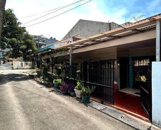 Rumah Lama Cocok Untuk Dibangun Ulang Dekat Ke Jalan Utama 2 Rumah Lama Cocok Untuk Dibangun Ulang Dekat Ke Jalan Utama Rumah Lama Cocok Untuk Dibangun Ulang Dekat Ke Jalan Utama