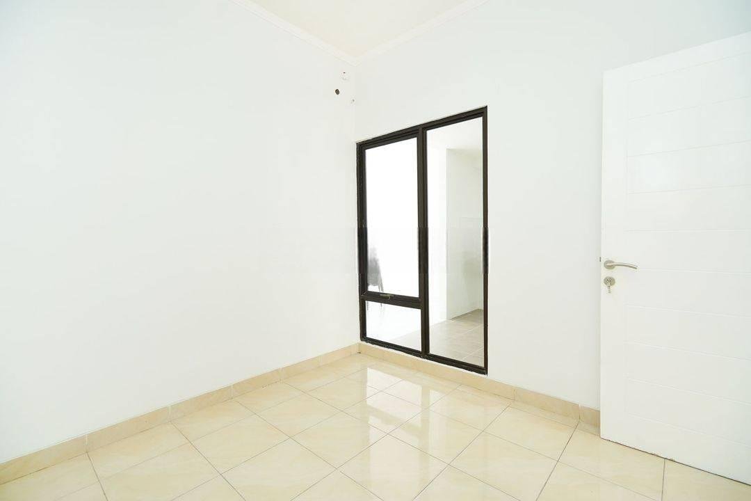 Rumah SHM 2 Lantai 10 menit ke Stasiun Sudimara Siap Nego J18855