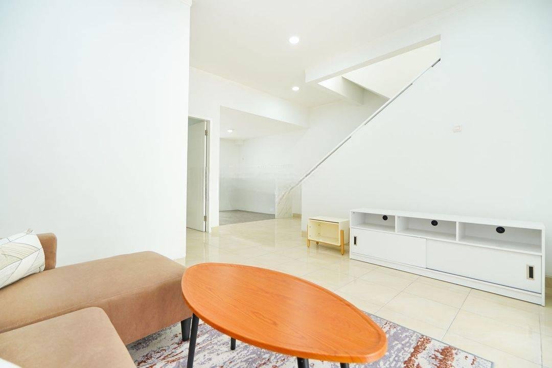 Rumah SHM 2 Lantai 10 menit ke Stasiun Sudimara Siap Nego J18855