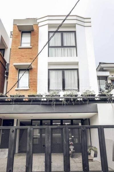 For Rent Aparthouse Saraswati Cipete 2br Modern Minimalis