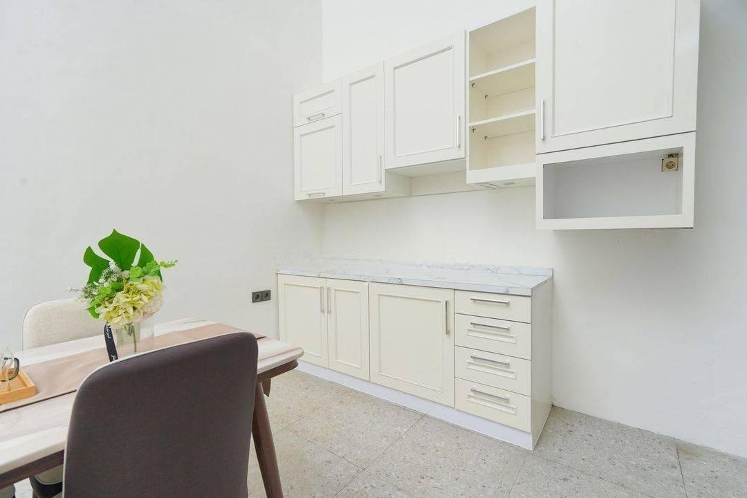 Rumah Modern Semi Furnished di Tangsel Dekat Sekolah Dan Mall Gratis Renov J14473
