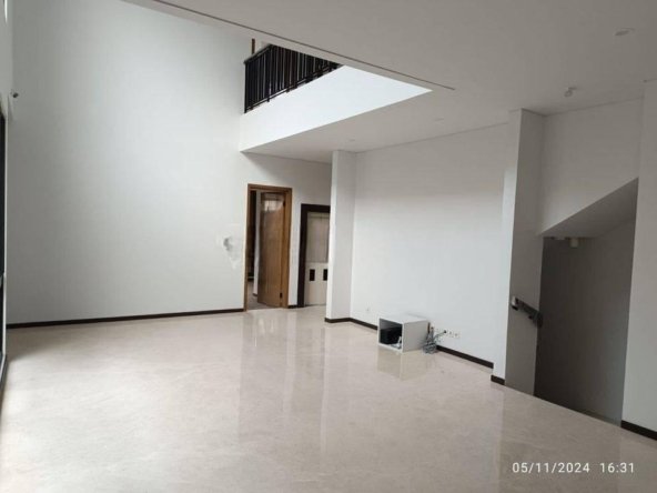 Disewakan rumah ada lift di Zora