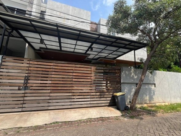 FURNISHED! Rumah Citra 2 Jakarta Barat SHM 2 Lantai