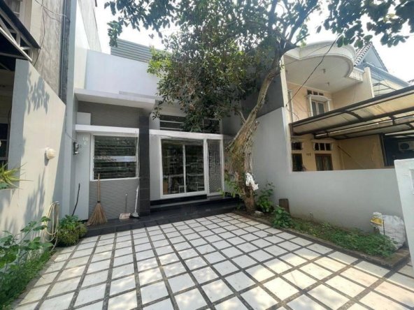 Dijual Rumah Siap Huni Dkt Taman Pondok Indah Jakarta Selatan