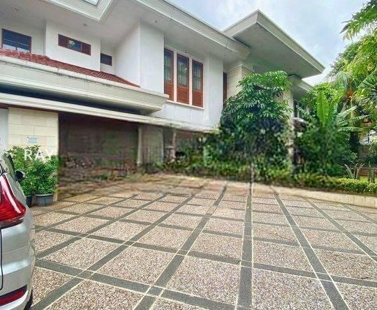 Rumah Lama Megah dan Terawat Siap Huni Area Margasatwa