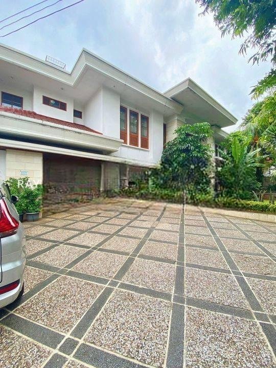 Rumah Lama Megah dan Terawat Siap Huni Area Margasatwa