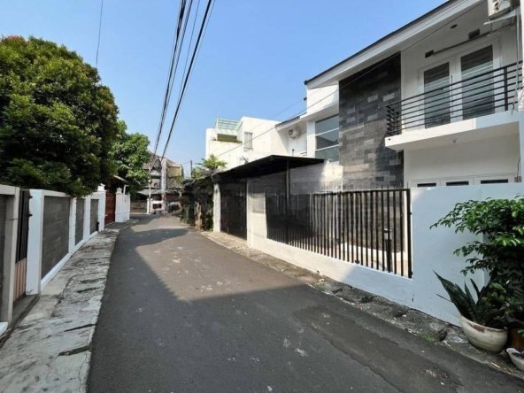 Tebet Rumah Siap Huni Jalan 2 Mobil Murah