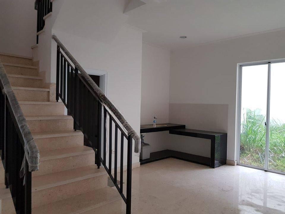 Rumah River Valley Residence di Cilandak siap huni