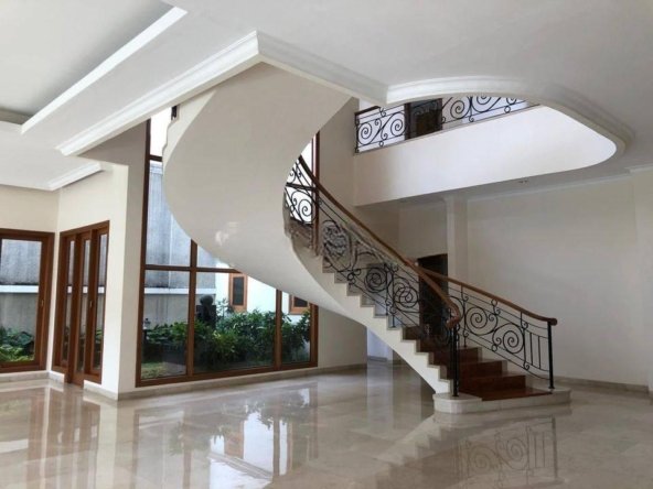 For rent rumah di Pejaten dekat dengan perkantoran