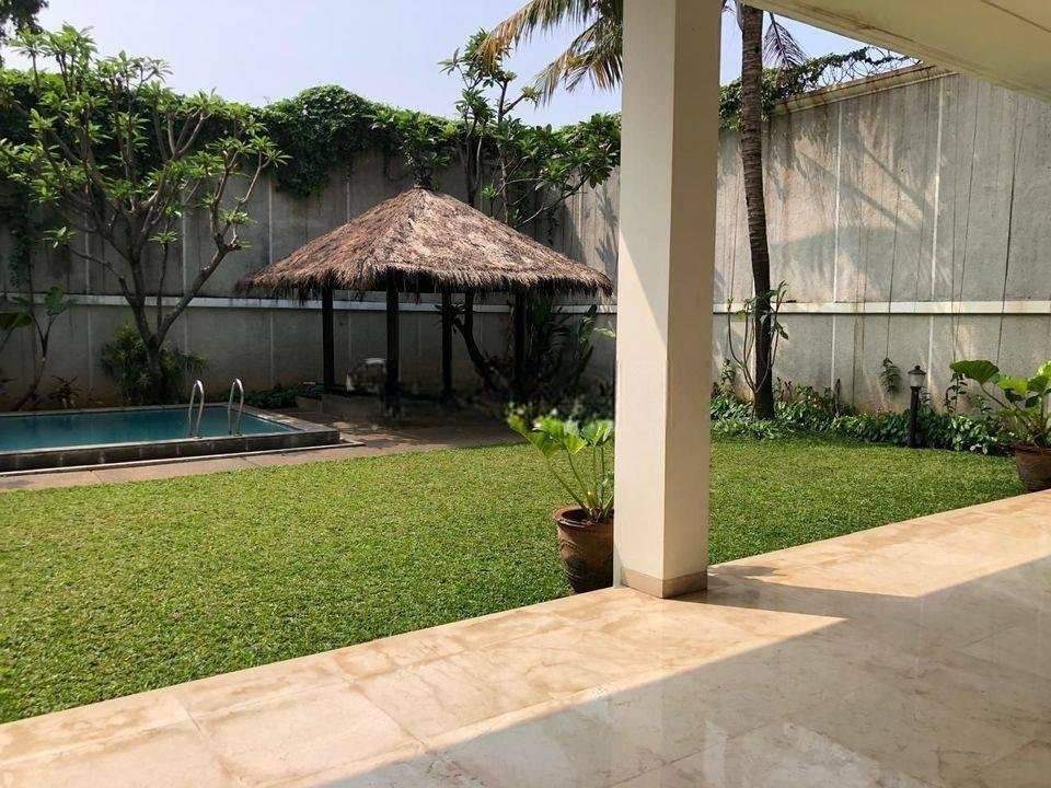 For rent rumah di Pejaten dekat dengan perkantoran