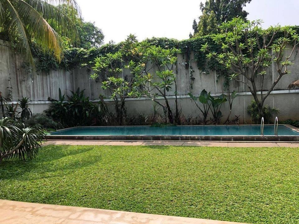 For rent rumah di Pejaten dekat dengan perkantoran