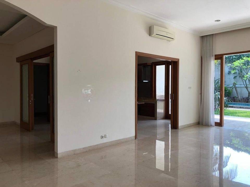 For rent rumah di Pejaten dekat dengan perkantoran