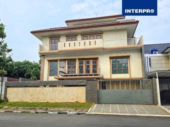 Rumah Mewah di Taman Villa Meruya Siap Huni Luas 374m2 28 Rumah Mewah di Taman Villa Meruya Siap Huni Luas 374m2 Rumah Mewah di Taman Villa Meruya Siap Huni Luas 374m2