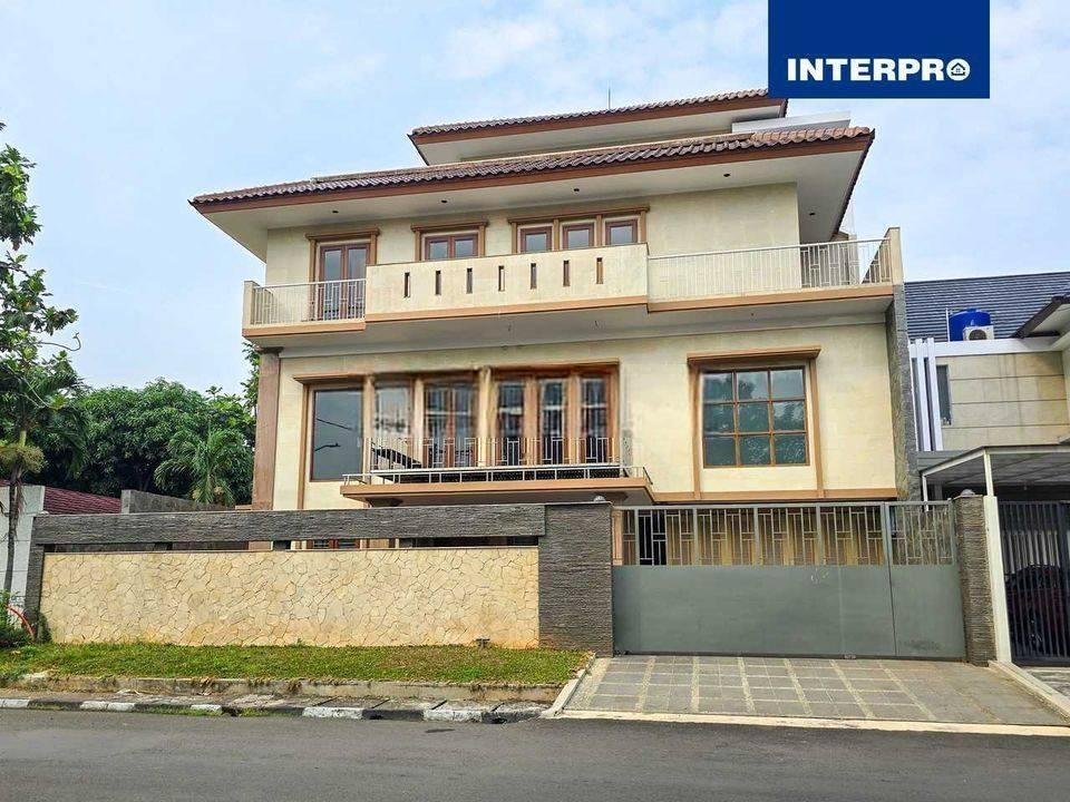 Rumah Mewah di Taman Villa Meruya Siap Huni Luas 374m2