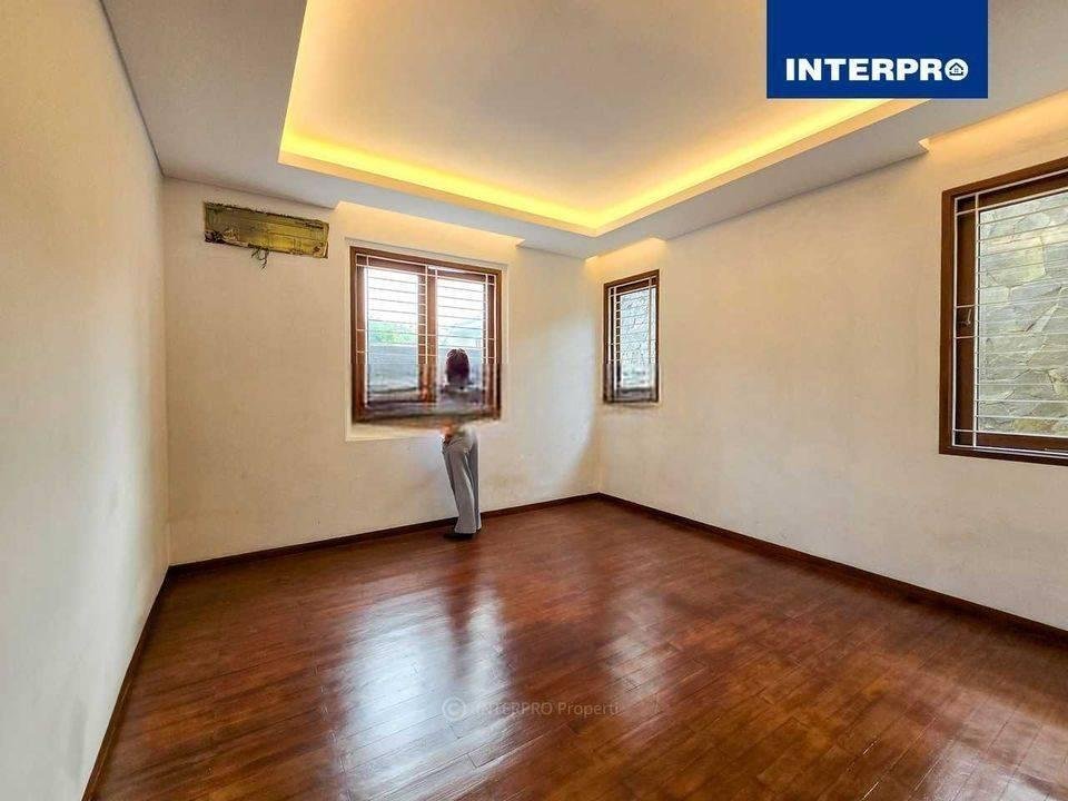 Rumah Mewah di Taman Villa Meruya Siap Huni Luas 374m2